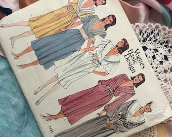 Vogue Sewing Pattern, Dresses, Deep V, Factory Folded, Complete with Instructions, Vogue #1131