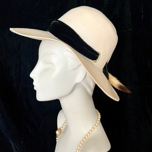 Chapeau de laine, garniture de fourrure dhermine, blanc dhiver, chapeau à large bord, velours noir, chapeau Betmar vintage, chapellerie, années 60 70 image 2