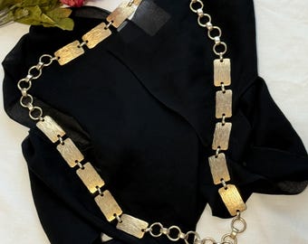 Vintage Gold Tone Curb Chain Belt - 1980 display picture 3