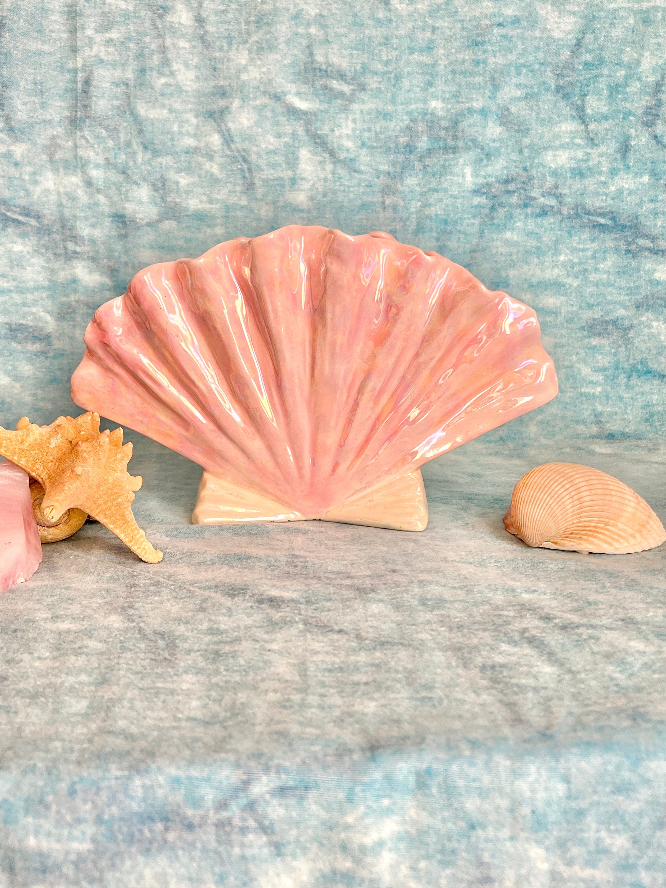 Sea Shell Vase, Pink Iridescent Porcelain Ceramic, Clam Shell, Scallop  Seashell, Mermaid Decor, Vintage OOAK - Etsy