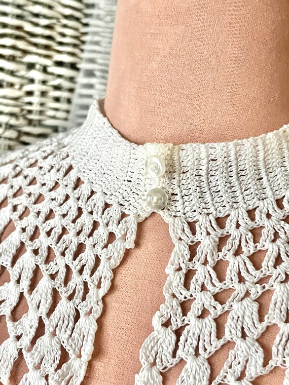 Cotton Crochet Collar, Wide Lace, Scalloped, Button Closure