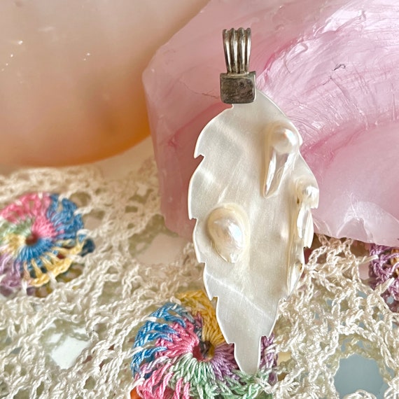 Pearl Blister Pendant, Carved Shell Abalone, Arti… - image 5