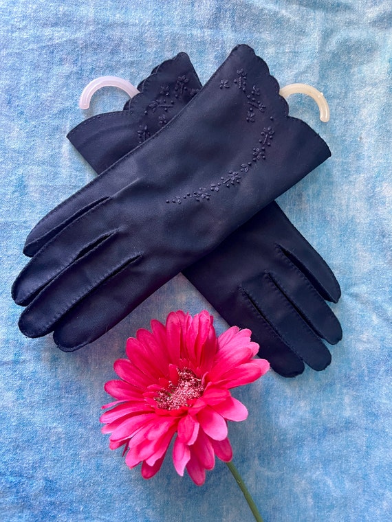 Vintage Gloves, Embroidered, French Knots, Dark Na