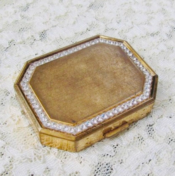 Bring The Bling Vintage Compact Avon Art Deco Rhi… - image 1