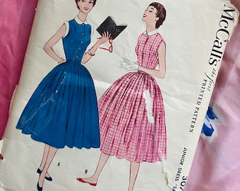 Vintage 50s Dress Sewing Pattern, McCalls 3076, Complete with Instructions, Dated 1954, Pin Up Fashion