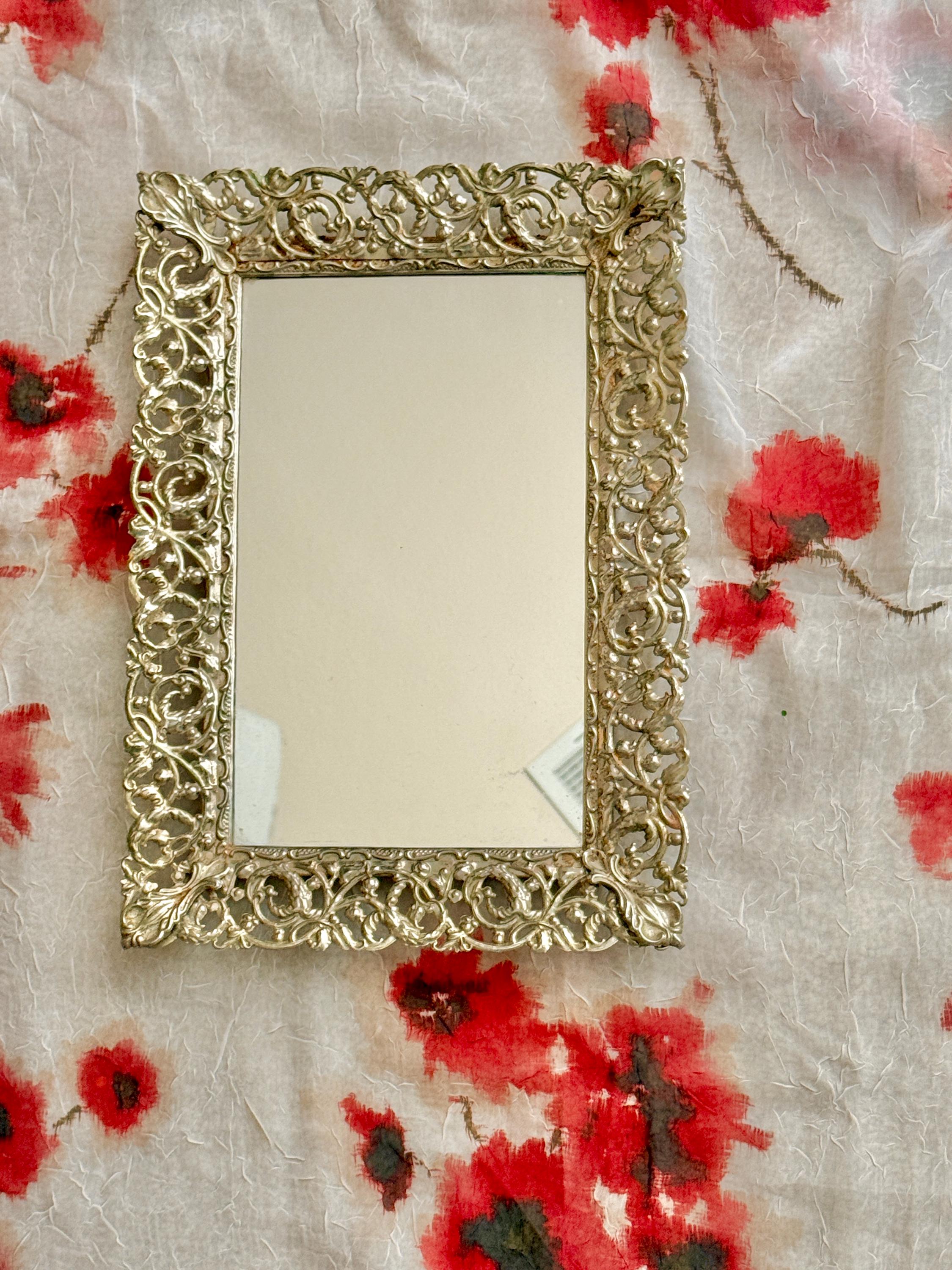 ハリウッドリージェンシー　ミラー Hollywood Regency 3-Paneled Mirror w/ Neoclassical Kantharos
