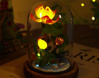 Lámpara de noche de flor de loto rosa hecha a mano, lámpara floral encantada con libélula y pez, flor brillante, lámpara de flor de loto de nacimiento, regalo de cumpleaños