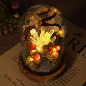 Luminária noturna de cogumelo de cristal encantado – Luminária de cogumelo feita à mão com riacho, árvore de flores, luminária de cogumelo vermelha, decoração de casa Fairycore