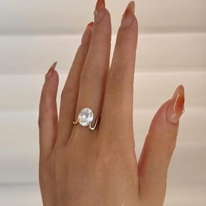 Oval Cut Lab-Grown Diamond Solitaire Ring IGI Certified | 14K Yellow Gold Moissanite Engagement Ring | Sustainable Luxury Anniversary Gift.