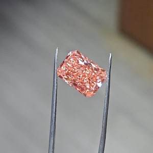 3.50 CT Lab-Grown Radiant Cut Vivid Pink Diamond – VS-SI Clarity, Loose Gemstone for Engagement Rings & Custom Jewelry.