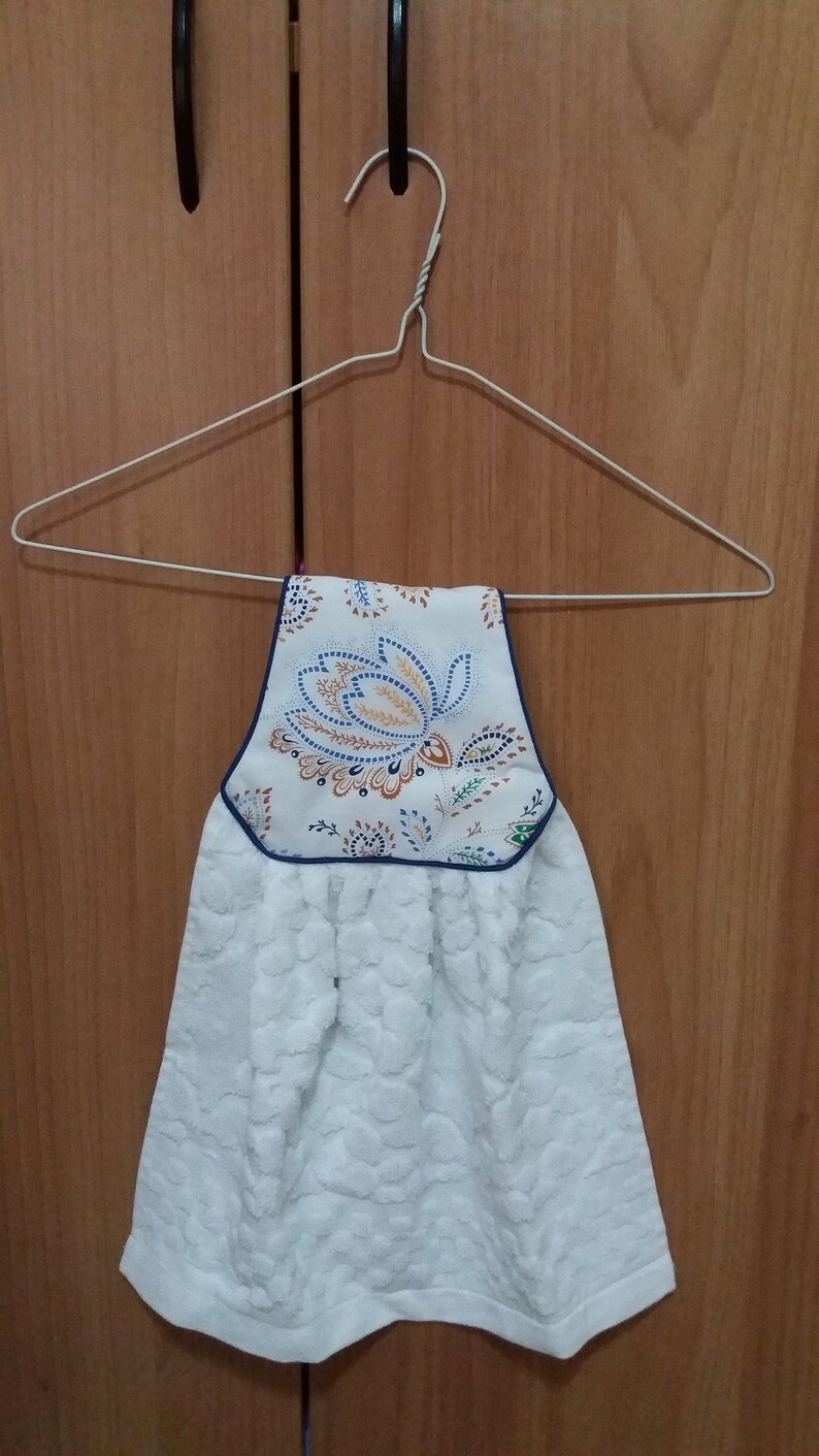 Kitchen Towel And Pot Holders Hanging Oven Door Hasnd Towels