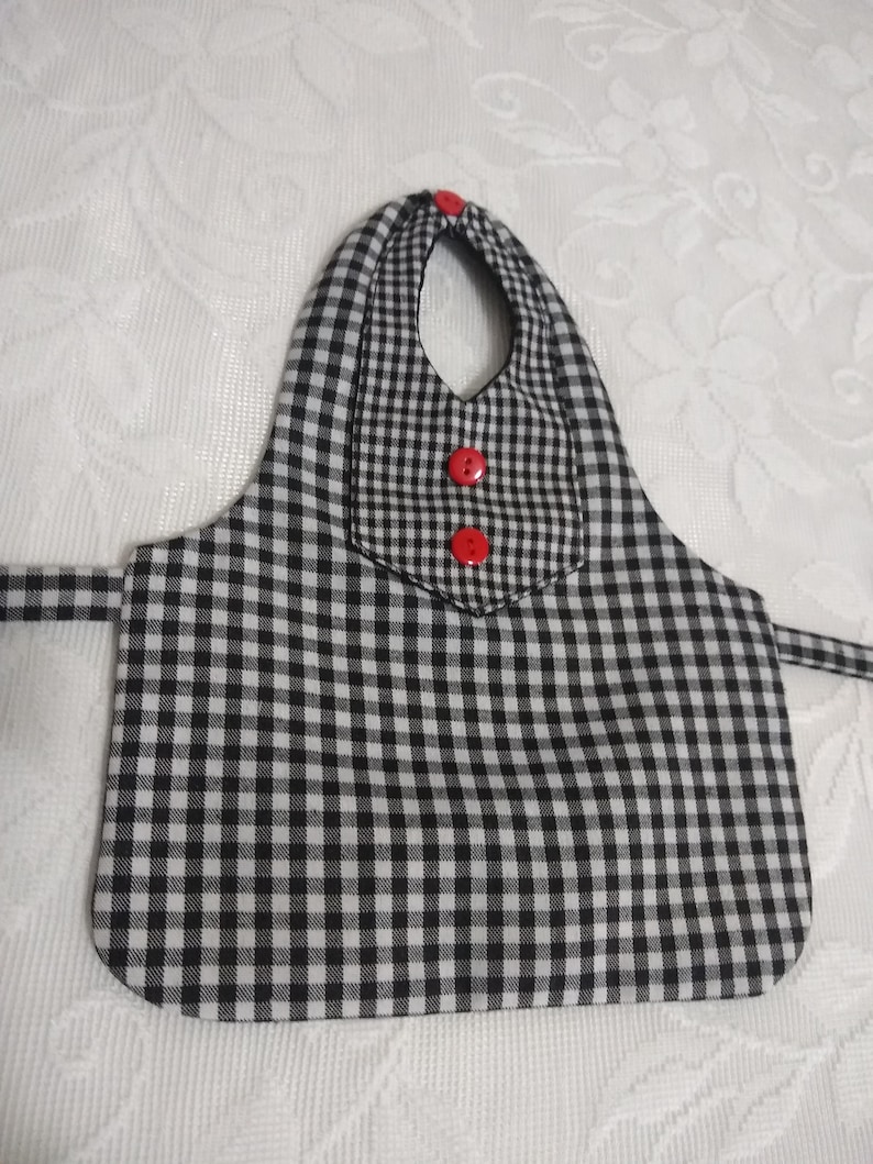 dish-soap-bottle-apron-black-white-gingham-gifts-for-him-tuxedo