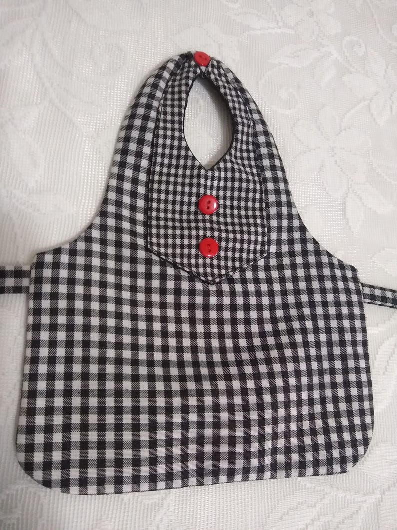 dish-soap-bottle-apron-black-white-gingham-gifts-for-him-tuxedo