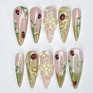 Floral Ladybug Press On Nails, Handmade Garden Nails, Cottagecore and Summer Vibes, 3D Flower Garden Nail Art, Spring Nature Inspired Nails