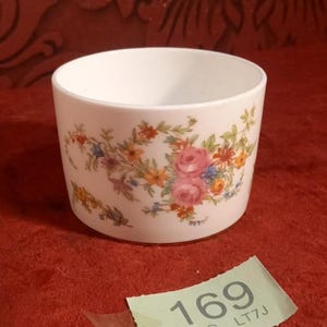 Sucrier vintage Minton Marlow, décorations florales en porcelaine fine