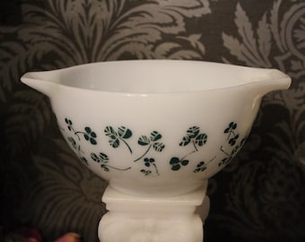 JAJ Pyrex vintage Clover Shamrock Bowl Green/White