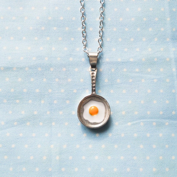 Collier oeuf frit, Kawaii collier, collier gourmand, poêle collier, collier mignon, ADO, idée cadeau, Kawaii