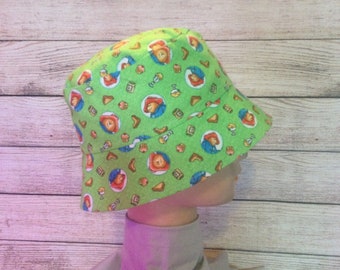 BUCKET HAT, Children Sun Hat, Chin Strap, Sun Hat, Play School Hat, Toddler Sun Hat, Child Sun Hat, Padington Lunch, Green, Bear, BHD30