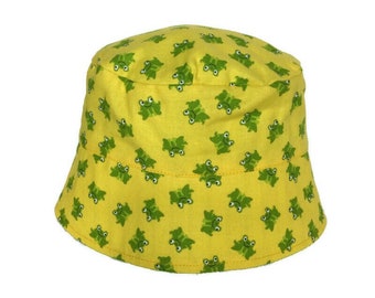 Frogs on Yellow Sun Hat / Frog Bucket Hat / Toddler Sun Hat / Baby Sun Hat / Frog Hat / Frog Sun Hat / Yellow Sun Hat / Play Day / BHD18