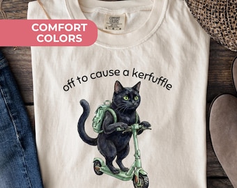 Camiseta con colores cómodos para causar un alboroto, divertida camiseta de gato negro con scooter, divertida camiseta de salud mental con animales, humor sarcástico para adultos.