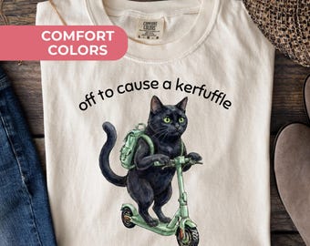 Camiseta con colores cómodos para causar un alboroto, divertida camiseta de gato negro con scooter, divertida camiseta de salud mental con animales, humor sarcástico para adultos.