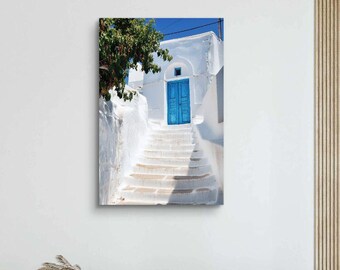 Lámina de verano mediterráneo: Escaleras blancas, puerta azul (Descarga digital)