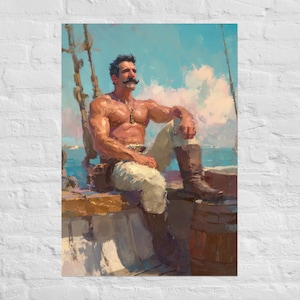 Op de afbeelding: Een prent van een gespierde persoon met een snor, zittend op het dek van een schip. De persoon draagt een witte broek en bruine laarzen, met een ketting. De achtergrond toont een blauwe lucht en de oceaan.