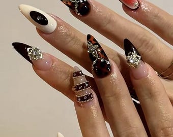 Uñas postizas de metal pesado con diseño retro de diamante y almendra marrón, 24 unidades