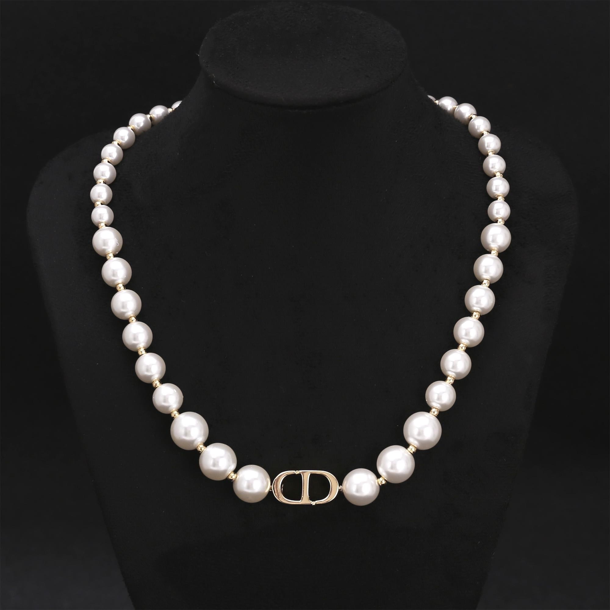 【気品宿るパールの連なり】DIOR30モンテーニュCDロゴネックレス 気品宿るパールの連なり】DIOR30モンテーニュCDロゴネックレス