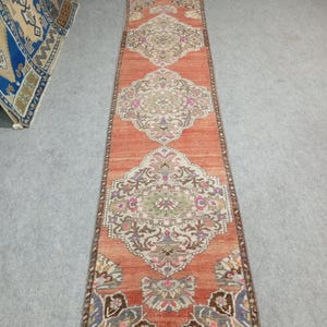 2x10 Vintage Koridor Halısı, Türk Tarzı Koridor Halısı, Uşak Halısı 2x10, Solmuş Koridor Halısı, El Dokuma 2.1x9.5 Feet Tax Free USA