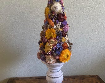 Cone de Flores e Vagens: Decoração com flores secas, peça única, estilo boho, 25 cm de altura