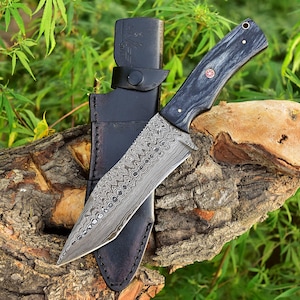 Handmade Damascus Steel Hunting Knife, Walnut Handle, Leather Sheath