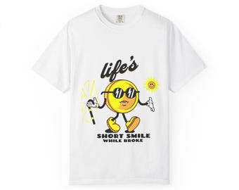 Cheerful Graphic T-Shirt: Smiling Sun Design, Unisex Casual Tee