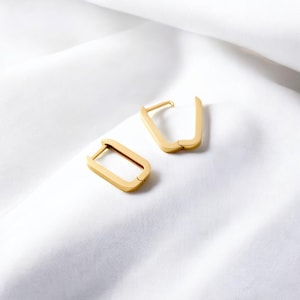 Rectangle Huggie Hoop Earrings in 14K Solid Gold, Minimalist Geometric Earrings, Rectangular Hoop Jewelry for Women, Gift for Her