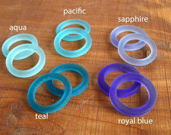 2 / 4 pcs 27mm Seafoam bottle ring donut 27mm sea beach glass bead frosted recycled - Orange swirl /Blue