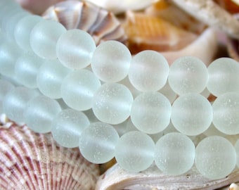 21 piezas de cuentas de vidrio redondas de terciopelo de playa mate de 10 mm, color verde mar claro (8"), 21 unidades.