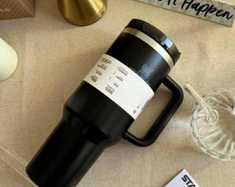 Stanley The Quencher H2.0 Flow state 40oz Black Tumbler