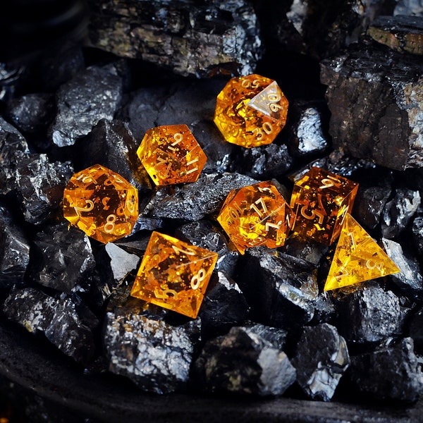 Honeystone, yellow polyhedral sharp edge DnD gem dice