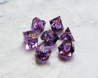 Strangelight, purple polyhedral sharp edge DnD gem dice holographic iridescent