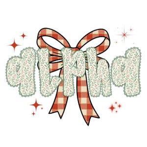 Pode incluir: Gr&aacute;fico digital com a palavra "MOM" em fonte floral, acentuado com um la&ccedil;o xadrez vermelho e branco. Explos&otilde;es de estrelas vermelhas adicionam um toque festivo ao design, ideal para o Dia das M&atilde;es.