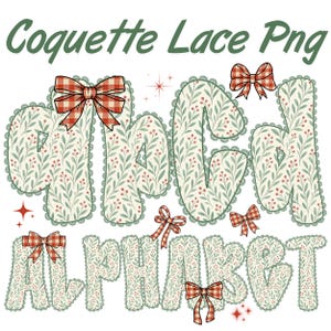 Pode incluir: Um design digital com as palavras "Coquette Lace Png" em escrita verde acima da palavra "Alphabet". As letras s&atilde;o preenchidas com um padr&atilde;o floral e delineadas com renda. La&ccedil;os xadrez vermelhos e brancos est&atilde;o espalhados pelas letras.