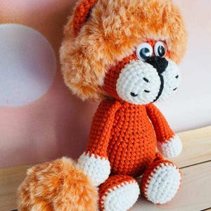 Patrón de león de peluche amigurumi: un bonito tutorial de crochet para principiantes y regalos.