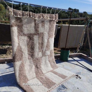 Handmade Beige Moroccan Rug: Beni Mrirt Berber Shag Rug