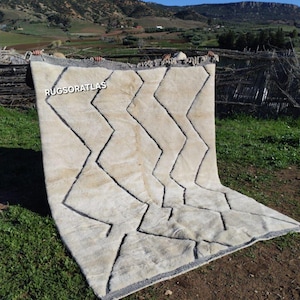 Handmade Moroccan Berber Rug: Geometric Black and White Mrirt Rug