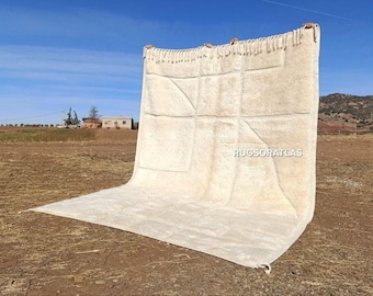 Handmade Beni Ourain Rug: Ivory Cream Wool Moroccan Rug