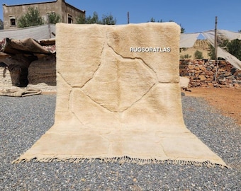Handmade Beige Moroccan Wool Rug: Beni Mrirt Berber Design