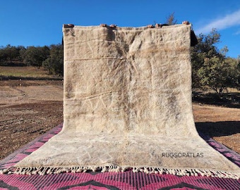 Handmade Beige Beni Mrirt Rug: Moroccan Wool Berber Rug