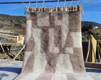 Handmade Beni Ourain Rug: Moroccan Berber Wool, Neutral Shag