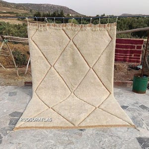 Handmade Moroccan Berber Rug 8x10: Ivory Wool Beni Ourain Style