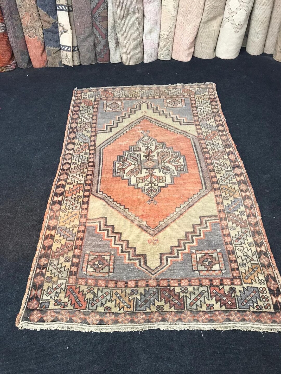 トルコ トルコ発総草木染カッパドキアのアンティーク絨毯100年